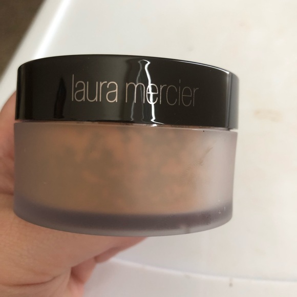 Makeup - Picture 2 of 8